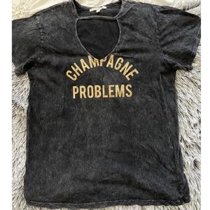 Gray t-shirt with choker